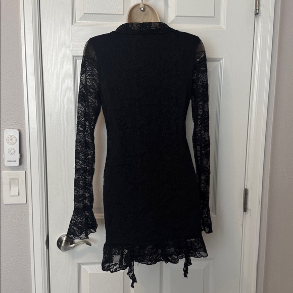 Princess Polly plunging neck line black lace mini dress. - Picture 7 of 7